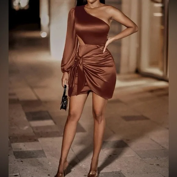 Luxe one shoulder cutout satin bodycon dress - Picture 7 of 16